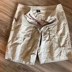 Mens size 35-37 vintage GAP cargo shorts